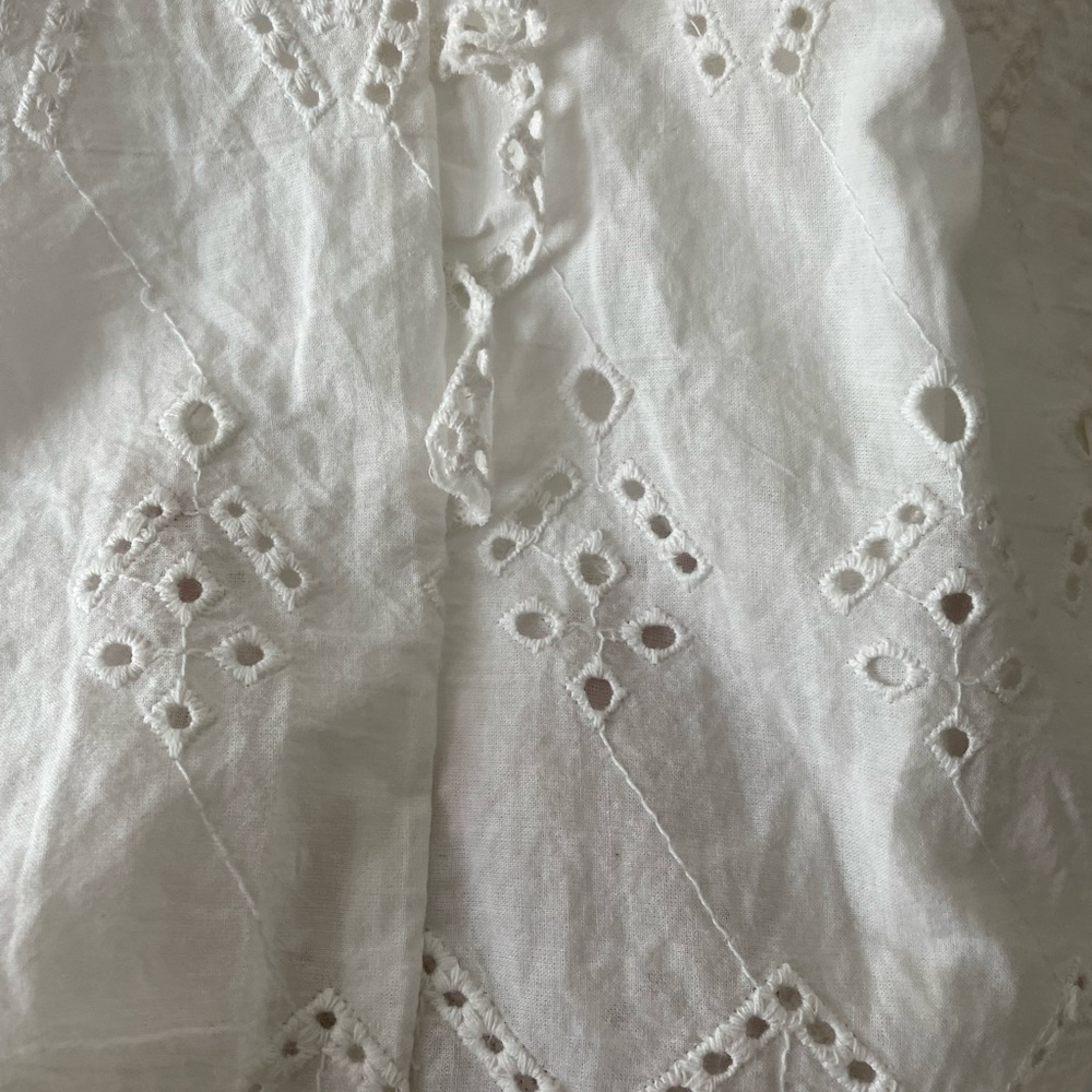 Jennifer & Grace White Eyelet Ruffle Blouse Size L - Picture 4 of 6